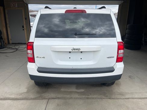Used 2016 Jeep Patriot Latitude AWD/4WD image 6