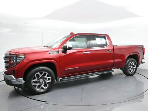 Used 2023 GMC Sierra 1500 SLT w/ SLT Convenience Package AWD/4WD image 4