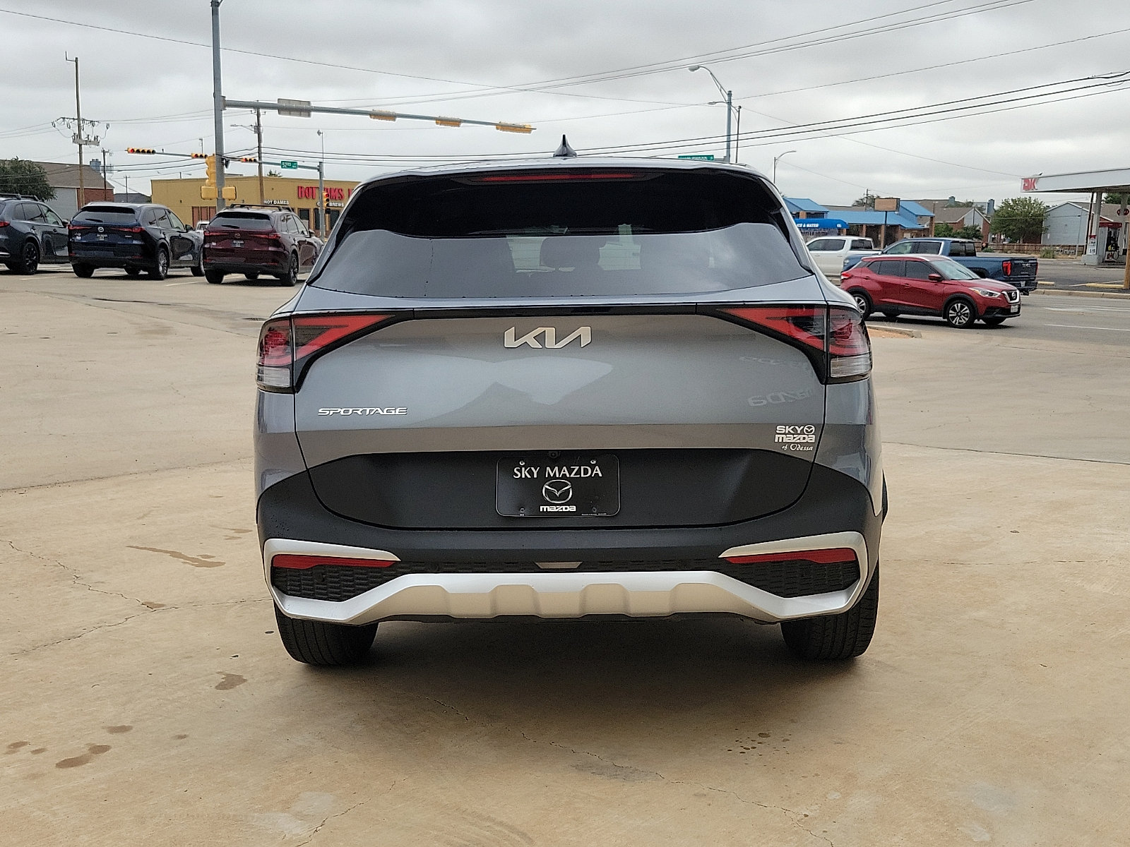 Used 2025 Kia Sportage EX FWD image 6