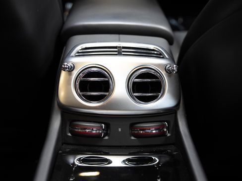 Used 2020 Rolls-Royce Dawn image 66