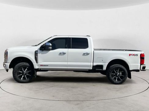 Used 2023 Ford F350 Platinum AWD/4WD image 2