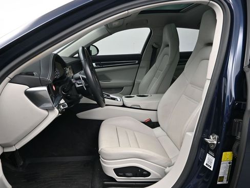 Used 2023 Porsche Panamera 4 Platinum Edition image 5