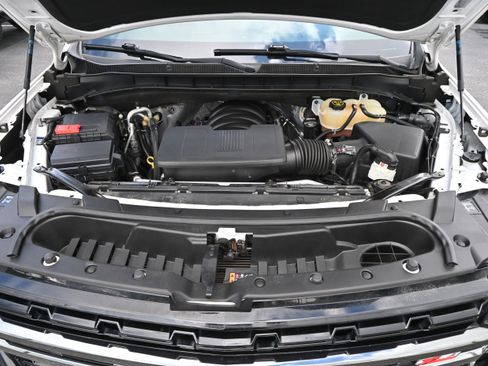 Used 2022 Chevrolet Suburban Z71 w/ Luxury Package image 25