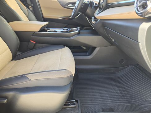 Used 2026 Chevrolet Equinox ACTIV image 17