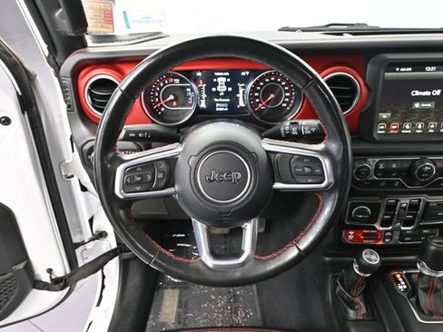 Used 2022 Jeep Wrangler Unlimited Rubicon w/ Cold Weather Group AWD/4WD image 24