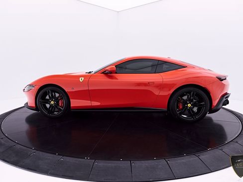 Used 2021 Ferrari Roma RWD image 15