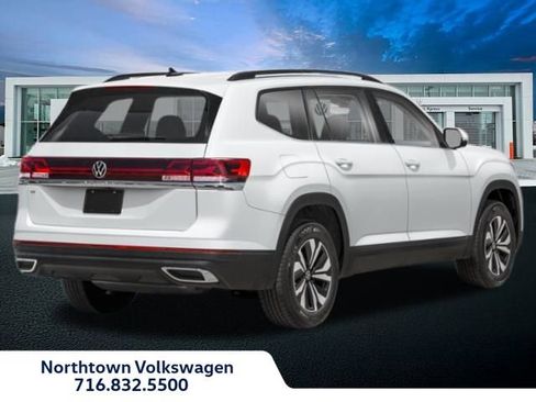 New 2025 Volkswagen Atlas SE w/ Panoramic Sunroof Package image 2