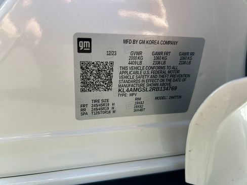 Used 2024 Buick Encore GX Avenir w/ Avenir Technology Package image 34