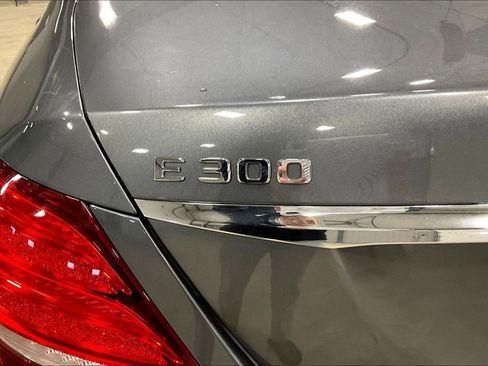 Used 2019 Mercedes-Benz E 300 4MATIC image 24
