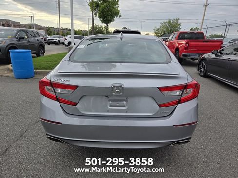 Used 2018 Honda Accord Sport image 9