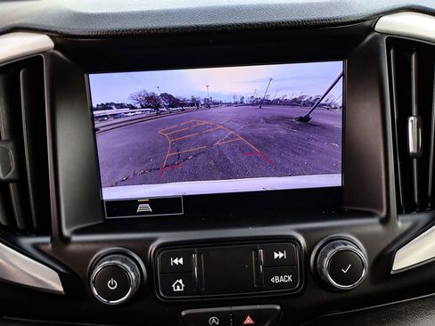 Used 2023 GMC Terrain SLT image 32