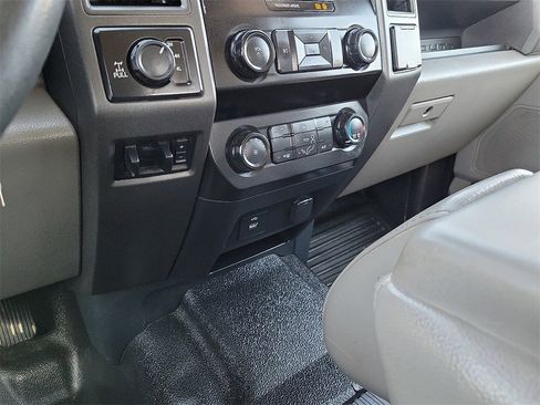 Used 2022 Ford F250 XL w/ Power Equipment Group image 25