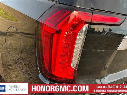 Used 2023 GMC Yukon SLT image 23