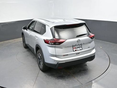 Used 2025 Nissan Rogue SV AWD/4WD image 43
