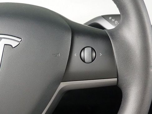 Used 2021 Tesla Model Y Long Range AWD/4WD image 21