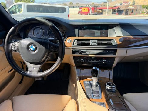 Used 2012 BMW 550i Sedan RWD image 17