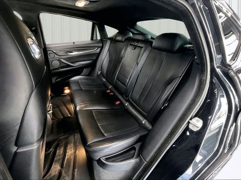 Used 2016 BMW X6 M image 21