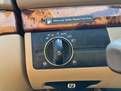 Used 2007 Mercedes-Benz E 320 BlueTEC Sedan image 31