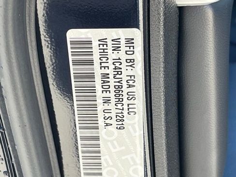 Used 2024 Jeep Grand Cherokee Limited 4xe w/ Luxury Tech Group II image 34