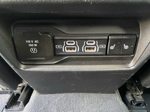 Used 2023 Jeep Grand Cherokee Limited w/ Black Appearance Package AWD/4WD image 31