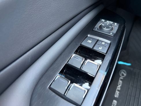 Used 2024 Lexus ES 250 w/ Premium Package AWD/4WD image 27