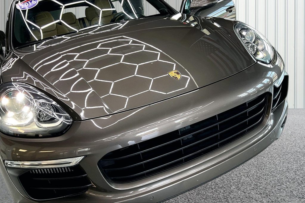 Used 2016 Porsche Cayenne S AWD/4WD image 35