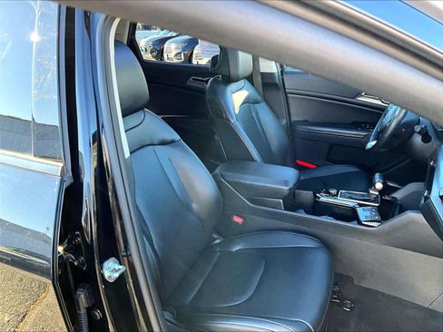 Used 2023 Kia Sportage SX image 11