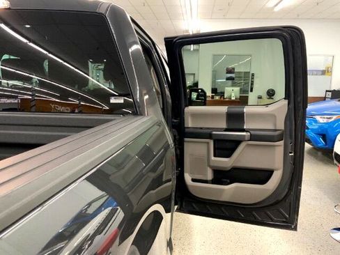Used 2017 Ford F150 XLT image 24