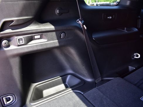 New 2025 Jeep Grand Cherokee L Altitude image 28