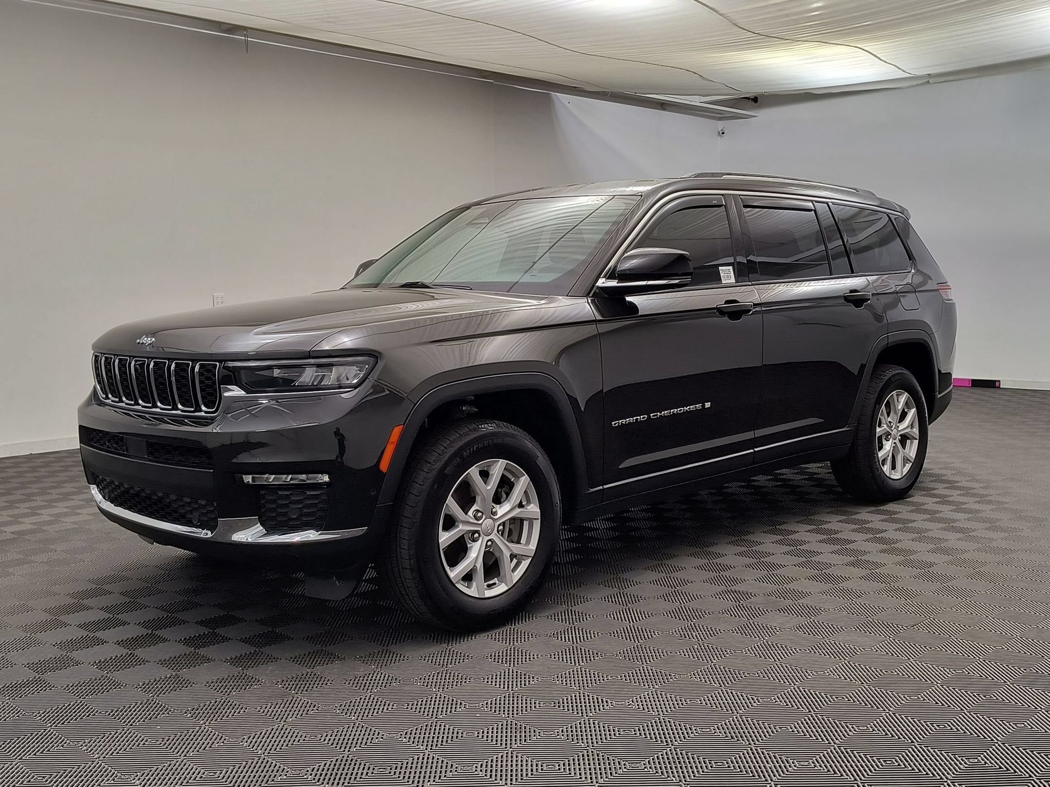 Used 2023 Jeep Grand Cherokee L Limited w/ Luxury Tech Group II AWD/4WD image 1