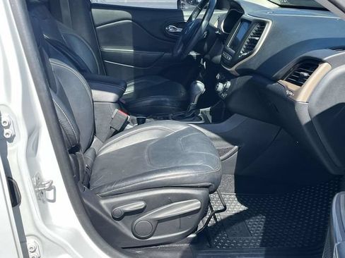 Used 2014 Jeep Cherokee Limited w/ Technology Group FWD image 24