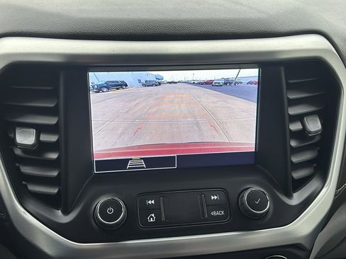 Used 2023 GMC Acadia SLE w/ Driver Convenience Package image 14