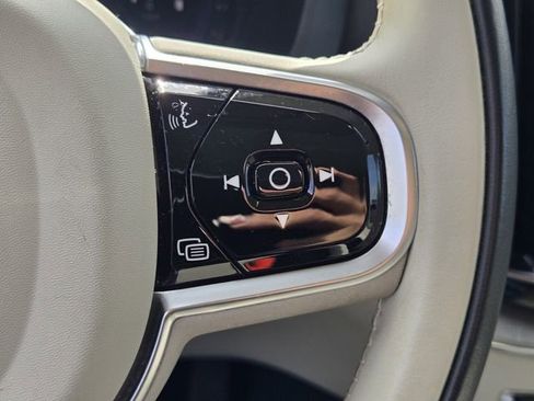 Certified 2023 Volvo XC60 B5 Plus w/ Climate Package AWD/4WD image 25