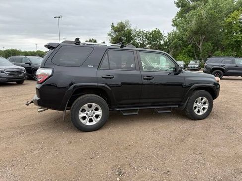 Used 2019 Toyota 4Runner SR5 AWD/4WD image 7