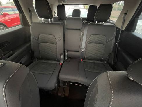 Used 2025 Nissan Pathfinder SV image 41