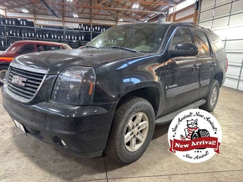 Used 2007 GMC Yukon SLT w/ SLT Preferred Equipment Group image 1