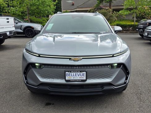 New 2026 Chevrolet Equinox EV LT AWD/4WD image 8