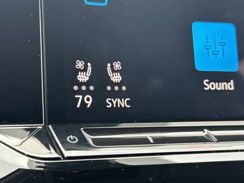 Certified 2025 Volkswagen Atlas SE FWD image 14