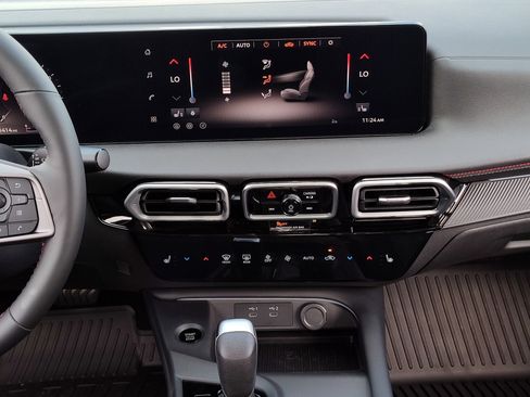 New 2026 Nissan Sentra SR image 9