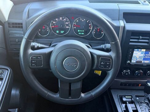 Used 2012 Jeep Liberty Sport image 15