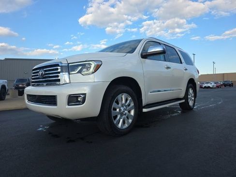 Used 2020 Toyota Sequoia Platinum AWD/4WD image 3