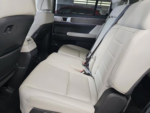 Used 2025 Hyundai Santa Fe Limited FWD image 12