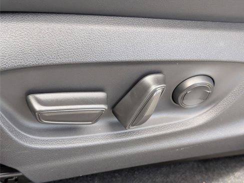 Used 2023 Toyota Crown Limited w/ Advanced Technology Package image 19