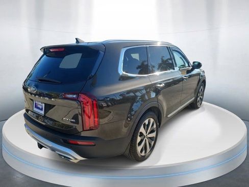 Used 2021 Kia Telluride EX w/ EX Premium Package image 4