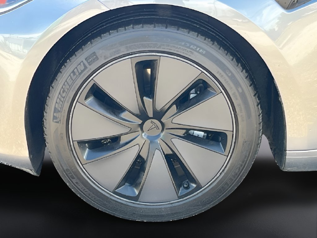 Used 2025 Tesla Model 3 Long Range RWD image 32