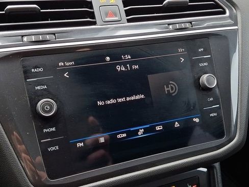 Used 2024 Volkswagen Tiguan SE image 18