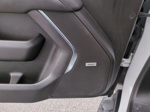 Used 2023 Chevrolet Tahoe Z71 w/ Luxury Package image 24