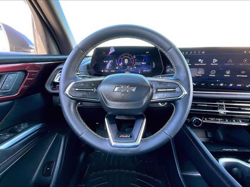 Used 2024 Chevrolet Traverse Z71 image 18