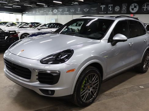 Used 2017 Porsche Cayenne S Platinum image 1
