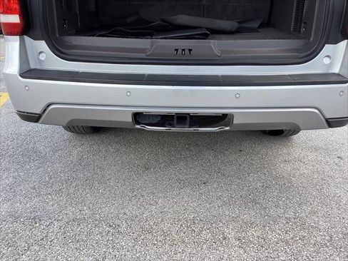 Used 2018 Ford Expedition Max XLT w/ Equipment Group 202A RWD image 16